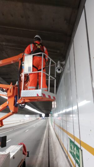 Onderhoud-in-de-Vlaketunnel-3-Fotos-Vialis-300x533.jpg